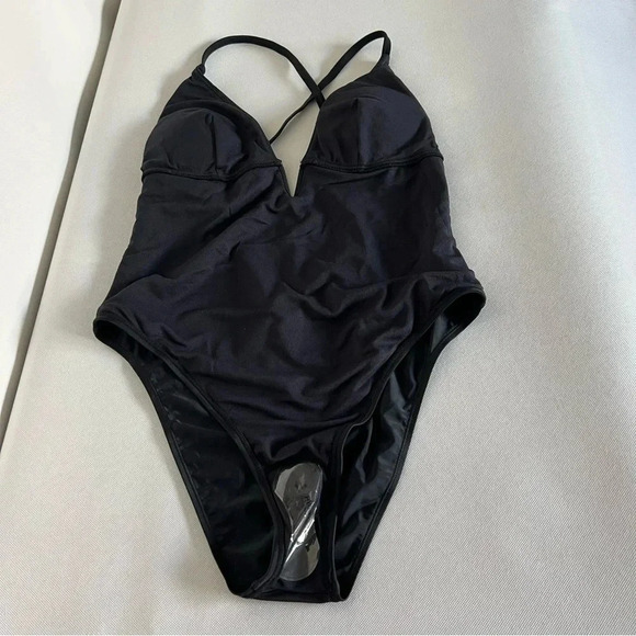 Cupshe Deep V-Wire Cross Back Cheeky One Piece Swimsuit Size Large Black - Picture 8 of 9